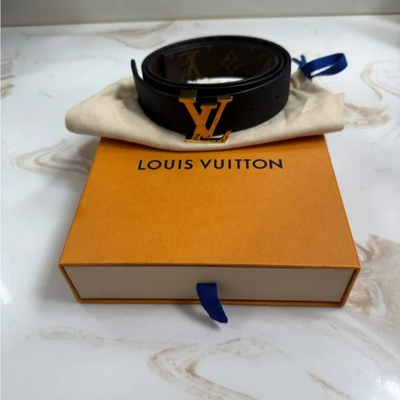 Authentic Louis Vuitton Black Thin Leather Belt with Gold Emblem Authentic Louis Vuitton Black Leather Gold LV Logo Square  main image 2
